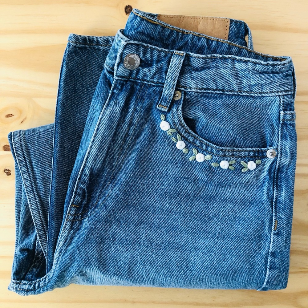 Hand Embroidered Rose Loose Mom Jeans Ultra High Waise Jeans 100% cotton Size 4